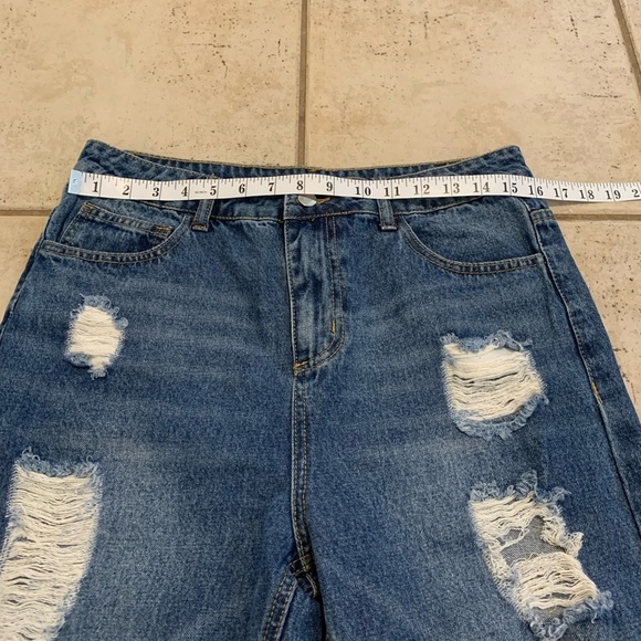 Fashion Nova Distressed Straight Leg Jeans - Women's Size XL - Picture 4 of 7